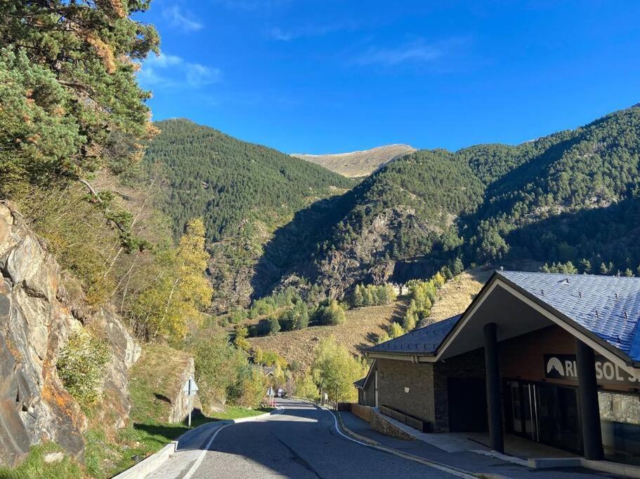 Iconic - A Pie De Pistas En 1 Minuto - Terraza Con Vistas Al Valle Arinsal - Parking Gratis L By Bonesvacances Exteriör bild